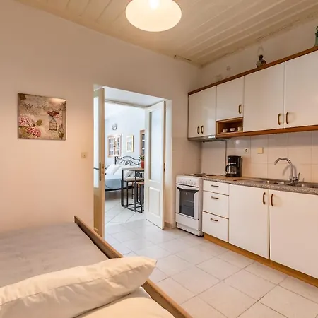 Semesterbostad Yiayia's *