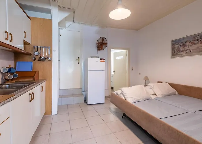 Yiayia's Case de vacanță